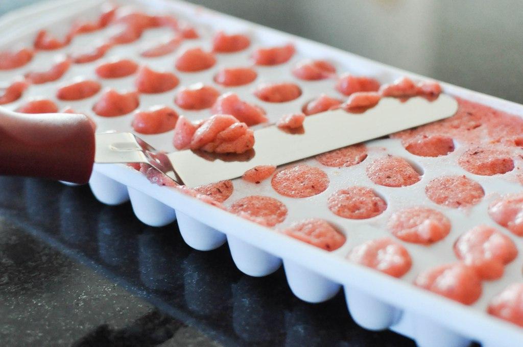 Oberfläche der Fruchtgummis glatt streichen