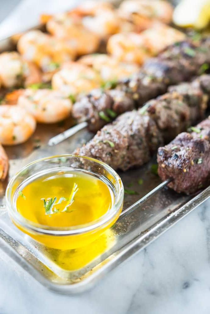 Gesundes Valentinstags-Menü: Surf & Turf Gericht