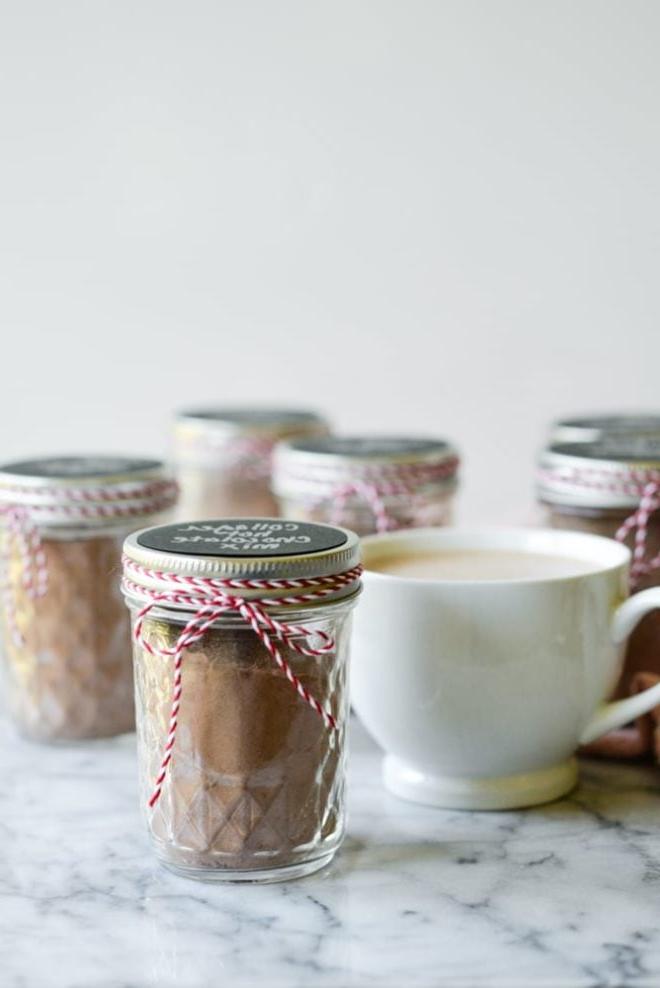 Dieser Kollagen-Kakao-Mix ist perfekt als Weihnachtsgeschenk, einfach zuzubereiten, und vollständig Paleo-freundlich und milchfrei!