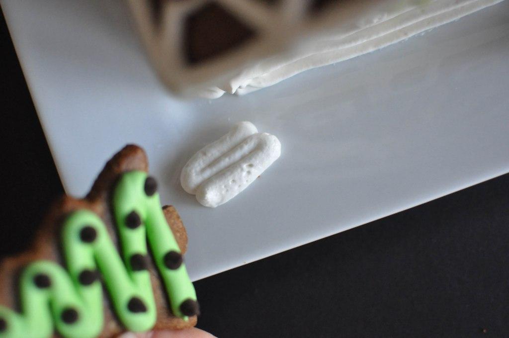 Bäume aus Lebkuchen und Glasur